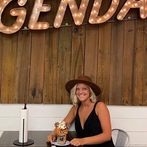 Meet your Posher, Demaris